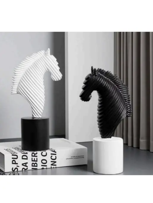 Modern Horse Head Sculpture – Sculptural Art Décor