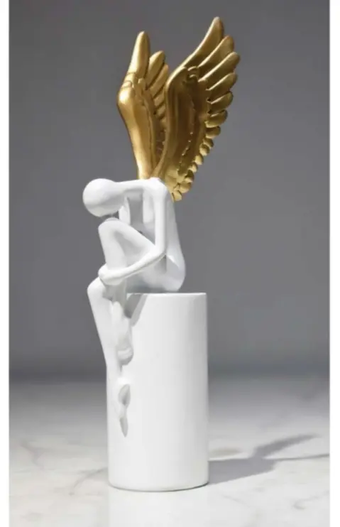 Golden Winged Contemplation Sculpture – Modern Luxury Art Décor